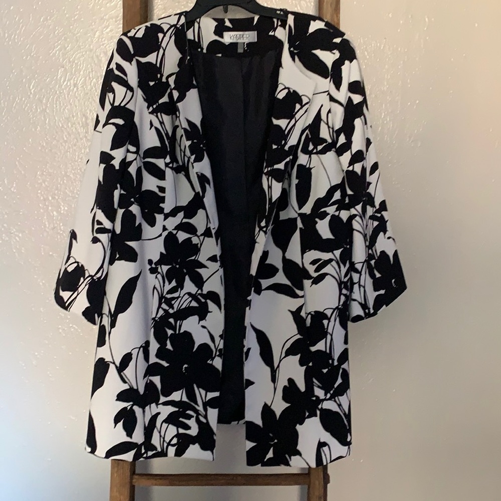 KASPER Black and White flower print coat